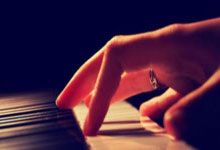 UFC格斗之夜：宋亚东技术判定胜赛胡多新华网.